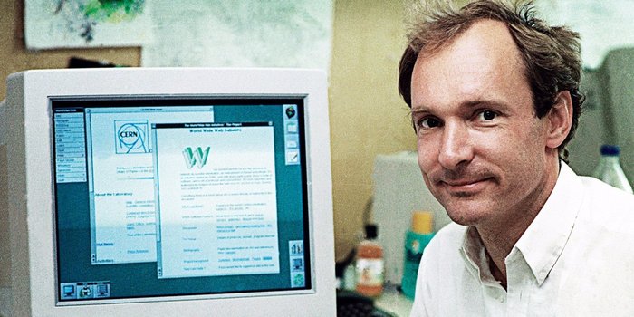 Timothy Berners-Lee en su oficina del CERN en 1994. Foto: CERN