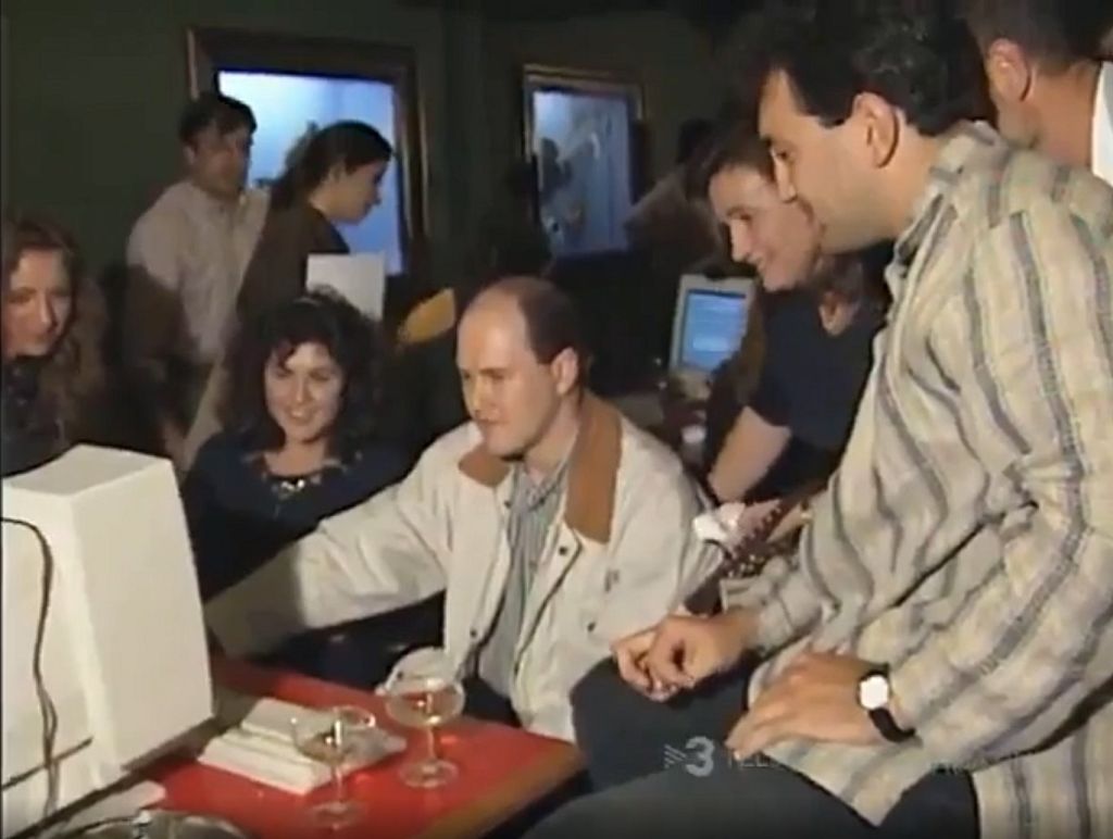 Gran expectación en El Café de Internet de Barcelona