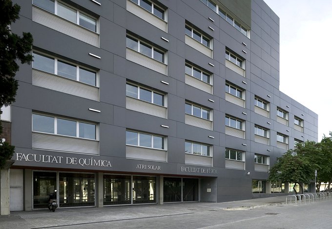 Edificio de la Facultat de Química de la Universitat de Barcelona.