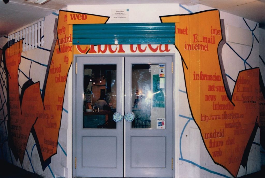 Entrada al Ciberteca, Madrid.