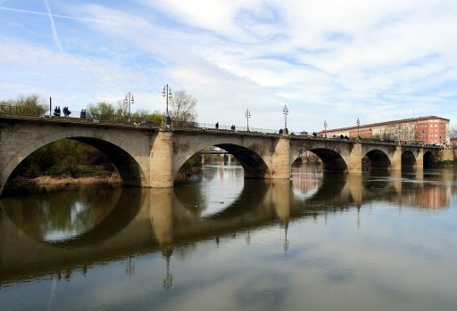 Logroño. Puente de Piedra sobre el río Ebro