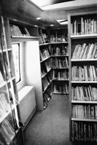 Interior de un bibliobús

