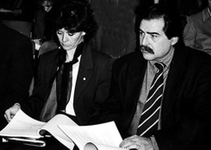 Carmen Montes Hernández, delegada en Madrid, y Agustín Ulied Martínez, director, Camerdata, asisten a la asamblea de Asedie en Madrid, diciembre de 1995.
