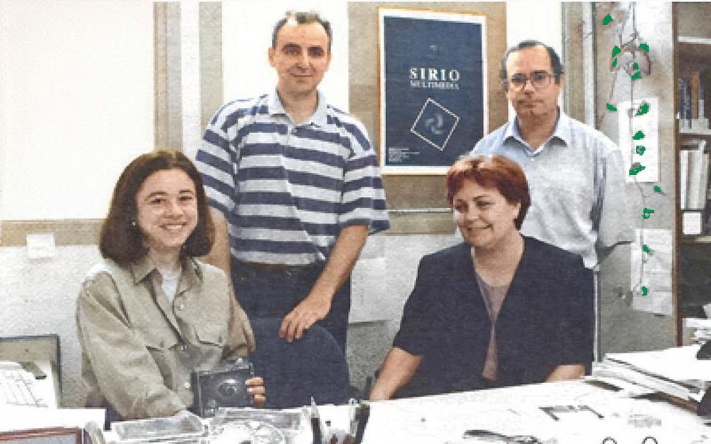 Inmaculada Ribes-Llopes (guionista de Sirio), responsable del Servicio de Documentación Científica de la UPV; José Diaz-Cantero (informático director del proyecto); Vicenta Salvador-Escuder (evaluadora); y José Llorens-Sanchez (productor), director de la biblioteca de la UPV.